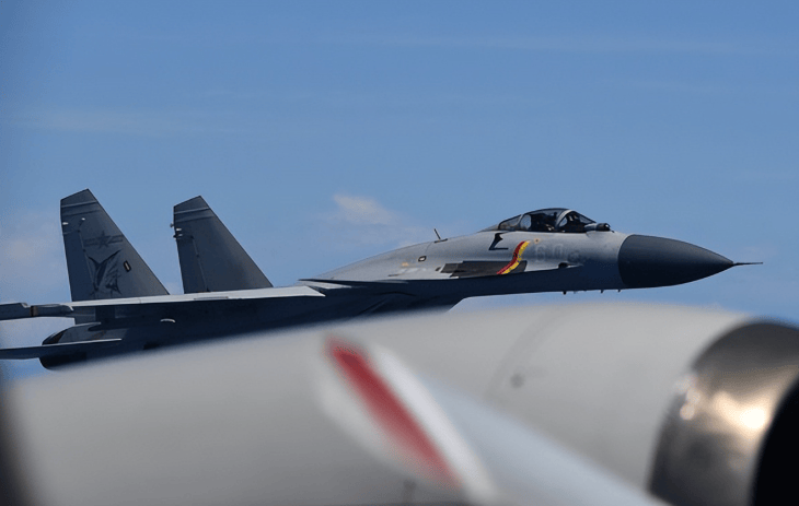 中日战机对峙,日本凌晨紧急抗议,日媒:中方举动是头一回