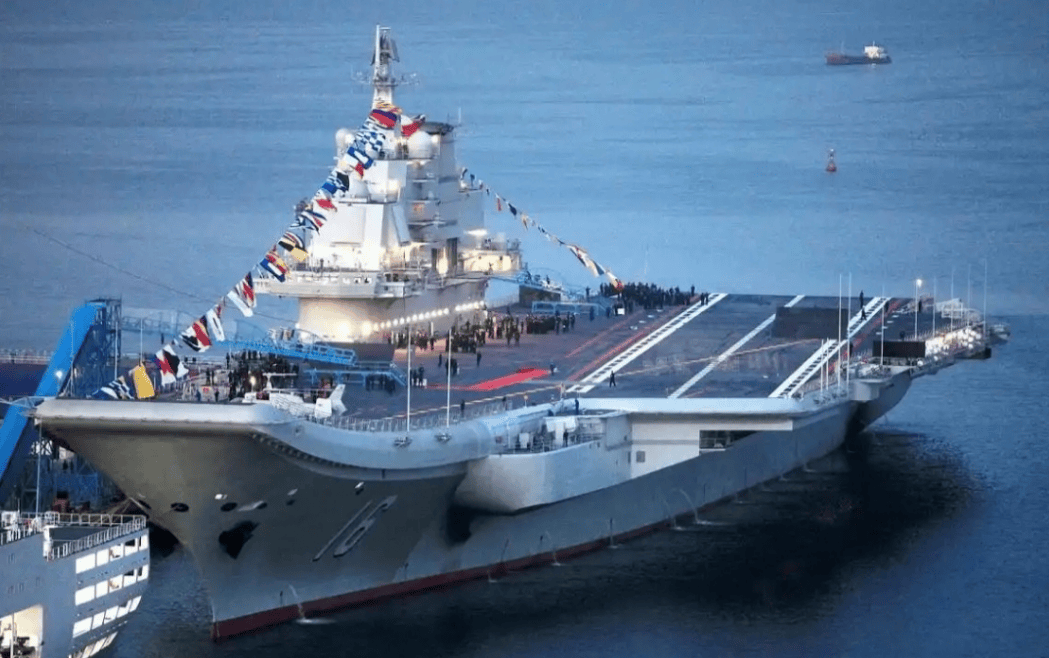 高市早苗已经拦不住,解放军是准备“绕日航行”?日本回过味,但是中方热线已拨不通