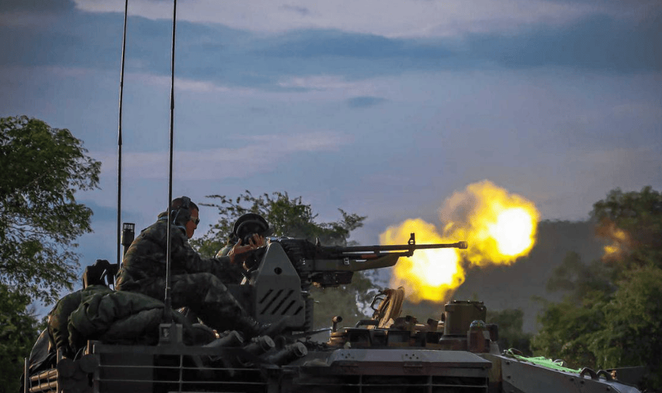 持续8小时的对决，柬埔寨火箭炮125轮覆盖打击：5千发火箭弹绝地反击