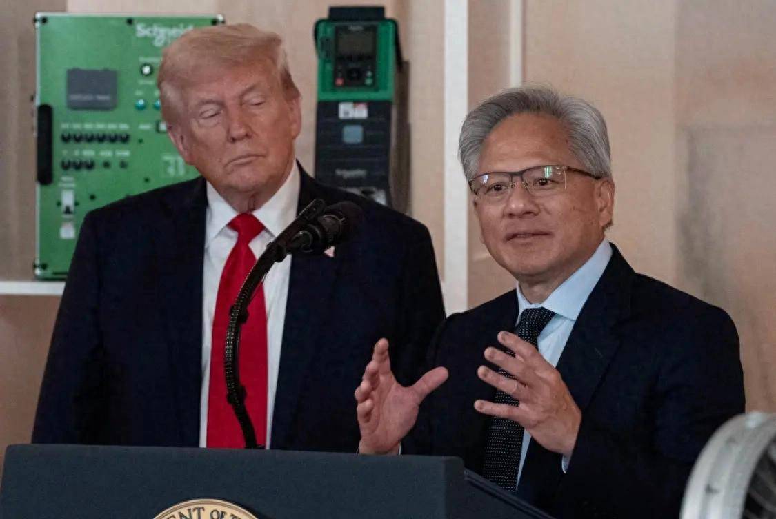 原创 特朗普允许黄仁勋售卖H200,这道口子一开,中美未来地位已定调