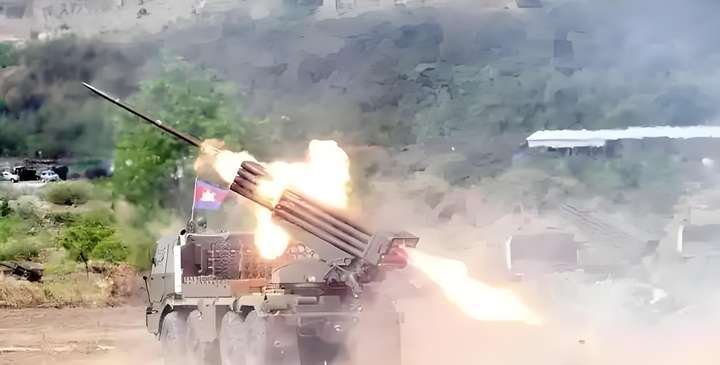 13线全面开火,泰柬冲突最大输家诞生,特朗普将致电阿努廷,中方终于发声了!