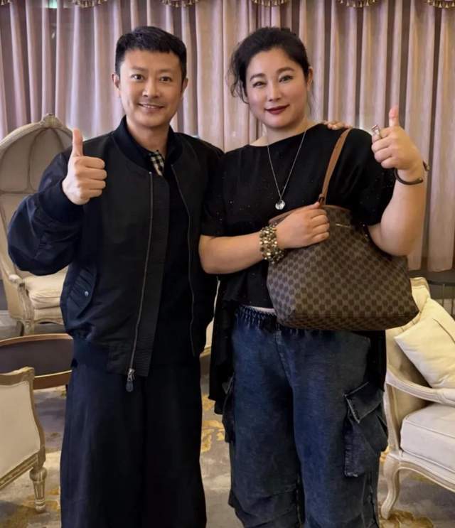 曝44岁知名演员于娜男友去世，上个月病危，筹款为其治疗太落魄