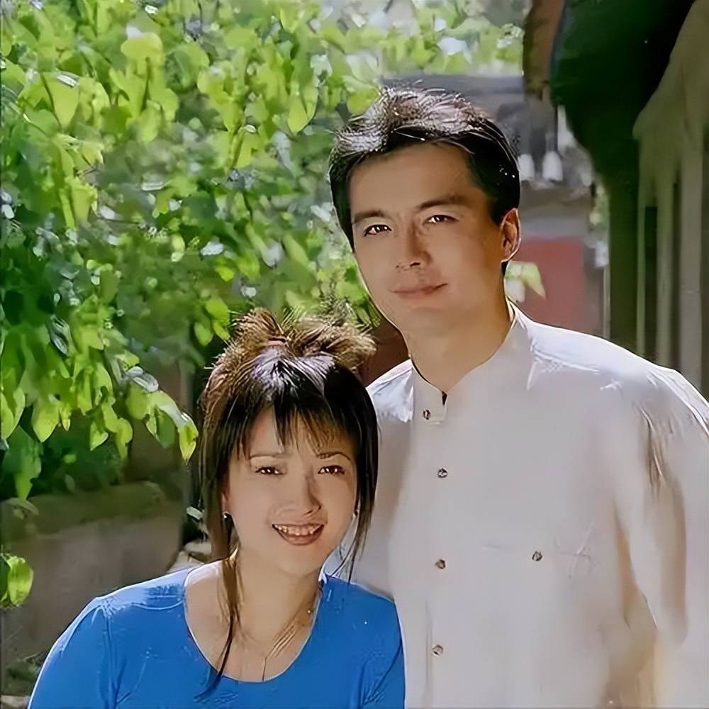 何晴葬礼现场曝光！不到24小时，许亚军一个举动实现口碑暴涨