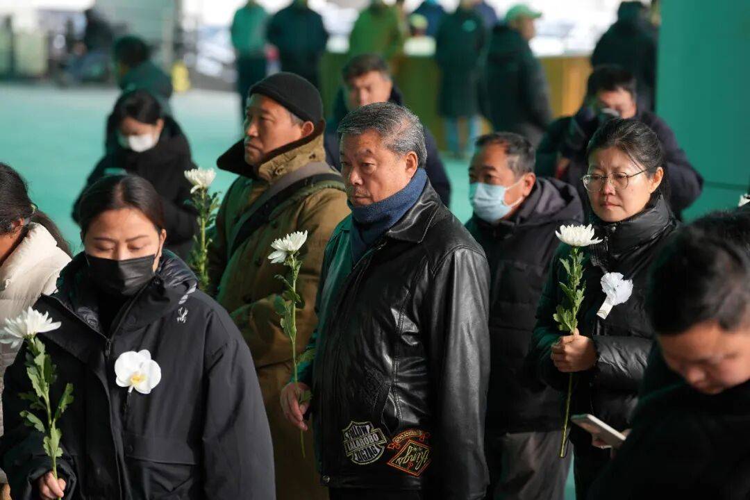 何晴葬礼现场曝光！不到24小时，许亚军一个举动实现口碑暴涨