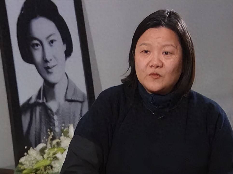 2008年章含之逝世后,外交部要求洪晃搬家,洪晃:这是刨我的根!