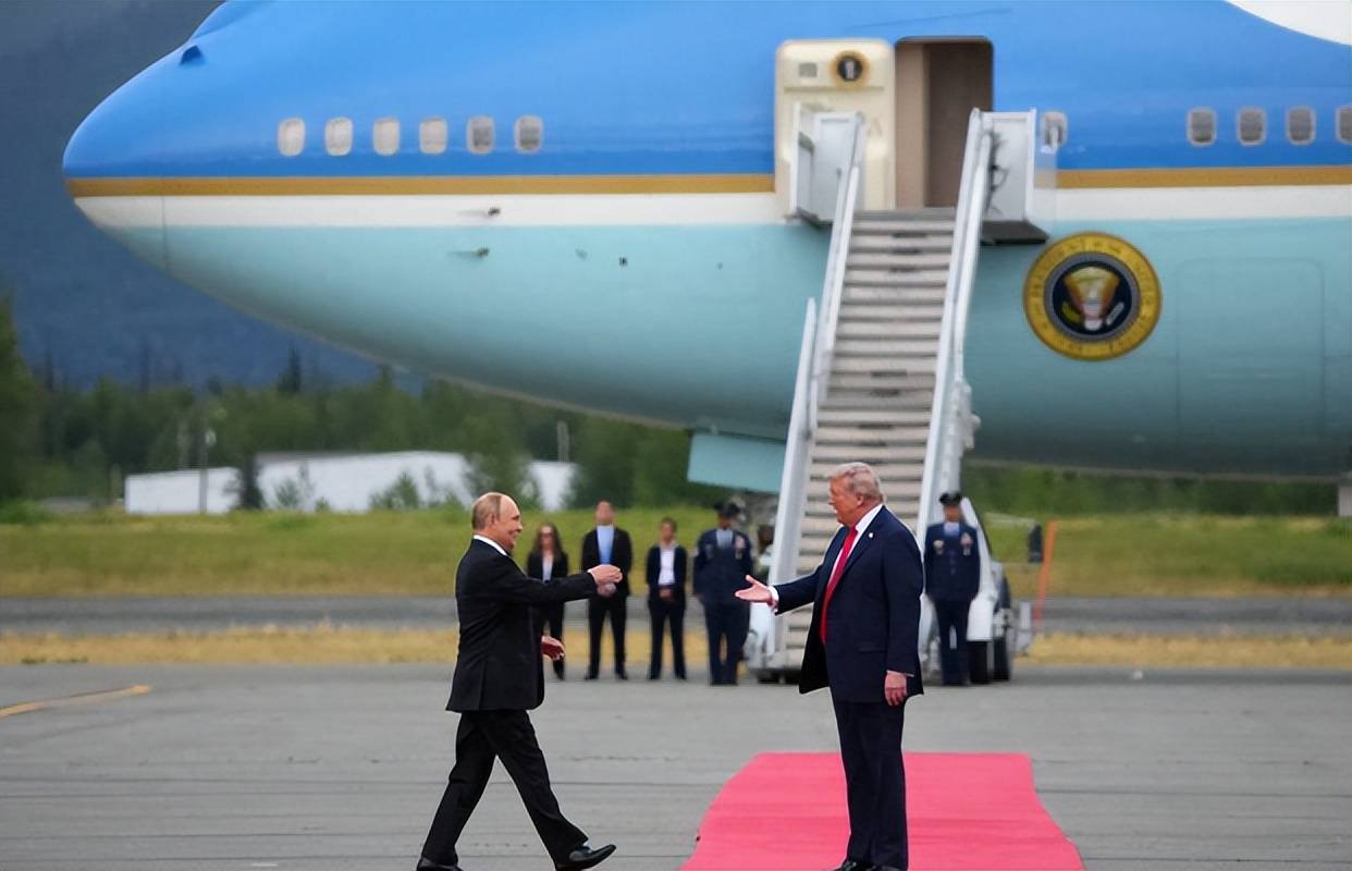 特朗普猛然发现,俄乌打到现在,中国才是真高明,美国成最大冤种