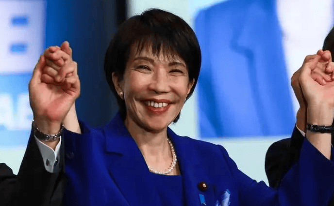 美国拒绝支持？东京爆发抗议，高市早苗终于撑不住了：愿与中方对话