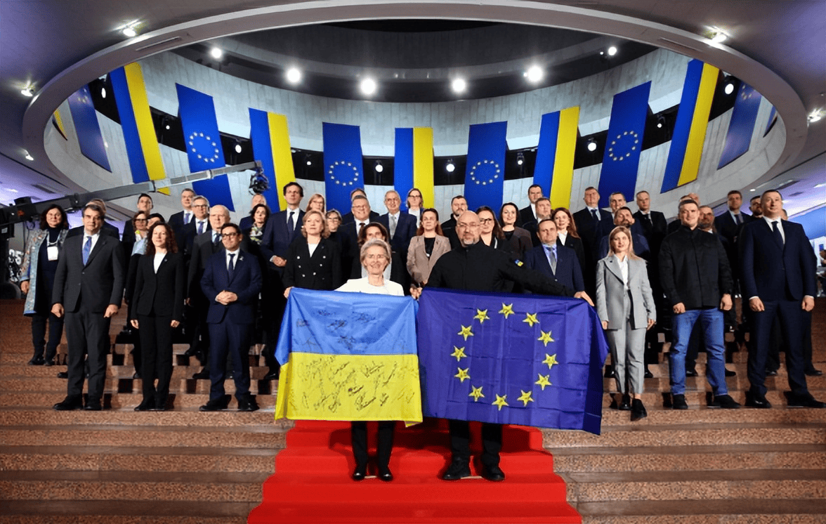 俄乌冲突落幕？战后留80万士兵，最大保证国出现，欧盟千亿援助打水漂