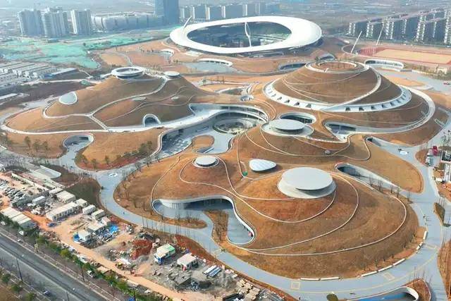 NBA职业联赛中文官网__实时赛程比分+球队资讯建筑“隐身”！全球最大的覆土建筑群完整亮相！