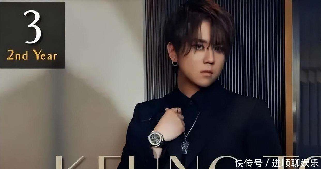 71岁的林青霞追星成功！晒出了与姜涛的合照，两次获亚洲首帅