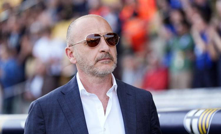 米兰体育- 米兰体育官方网站 世界杯官方指定投注平台挖走主帅又盯上总监恰尔汗奥卢被老乡俱乐部吸引？国米面临多重烦恼