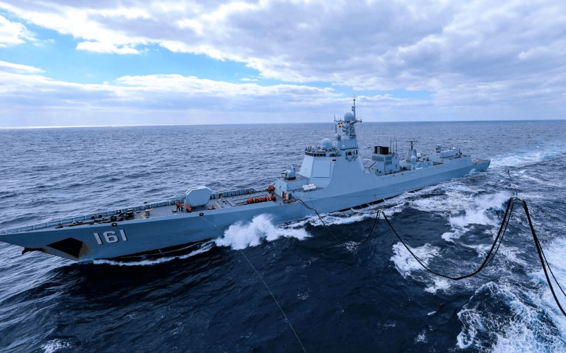 中国海军新型巨舰曝光，火力堪比055，美军的设想，又被中国实现