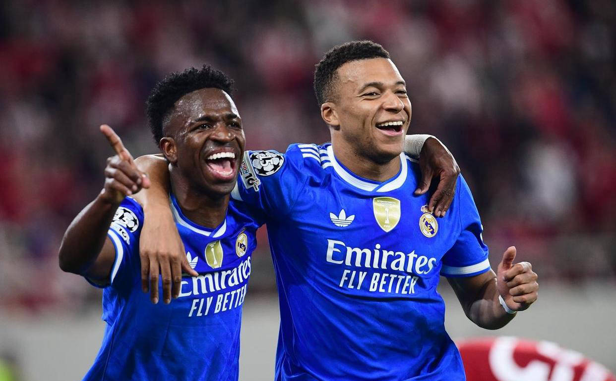 皇马落后巴萨4分今夜迎来争西班牙足球甲级联赛冠重创球迷称“龙哥遮羞布”终结