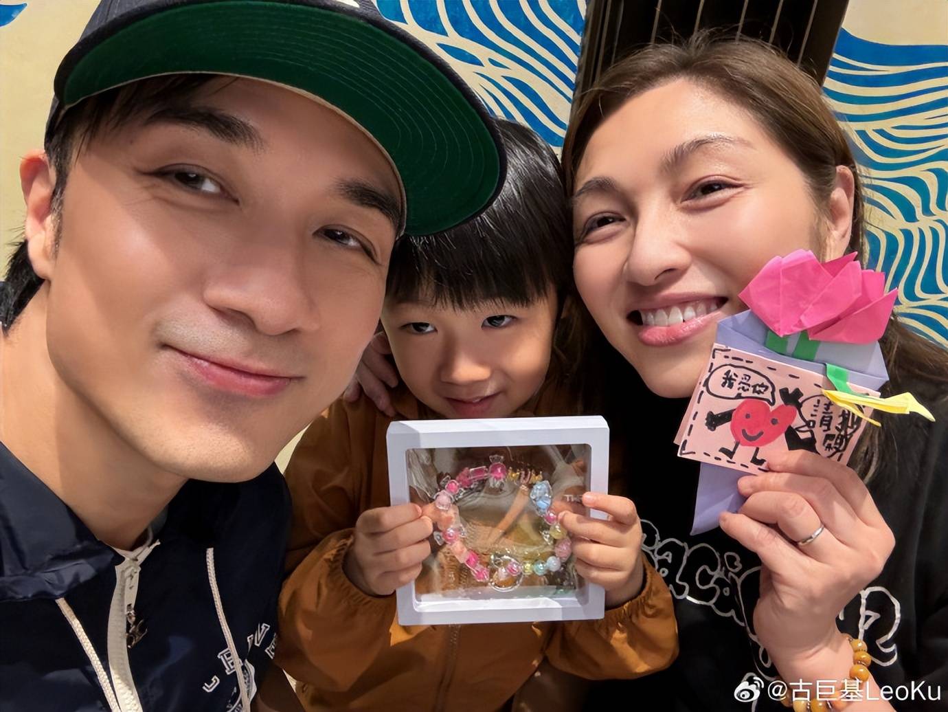 古巨基官宣二胎！妻子57岁高龄产子挑战生育极限，网友质疑代孕