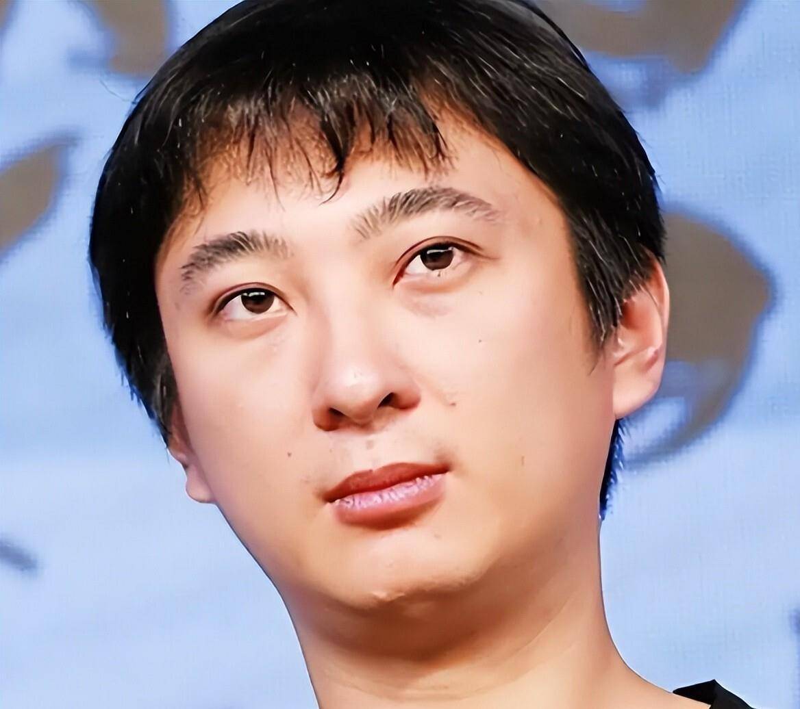 一边群聚美女一边公司遇困37岁王思聪风光不再他终于虎牙直播_NBA直播_足球篮球英超欧洲杯高清体育赛事为错误言行买了单