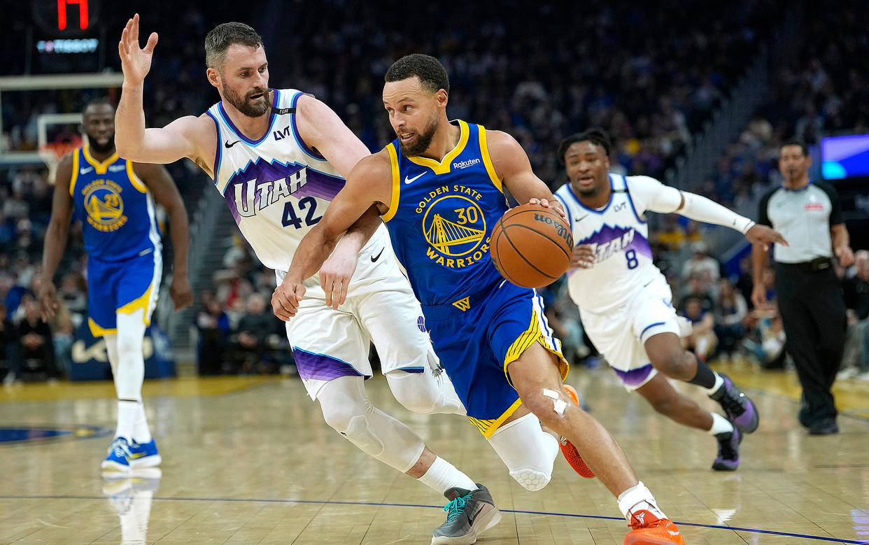 库里单节狂砍20分助勇士力克爵士追梦被驱逐难阻球队胜利刷新历史纪录NBA职业联赛中文官网__实时赛程比分+球队资讯