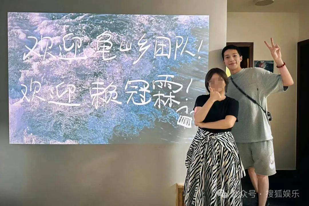 都退居幕后了还要被审判近照状态？他的转型真的还蛮彻底的......