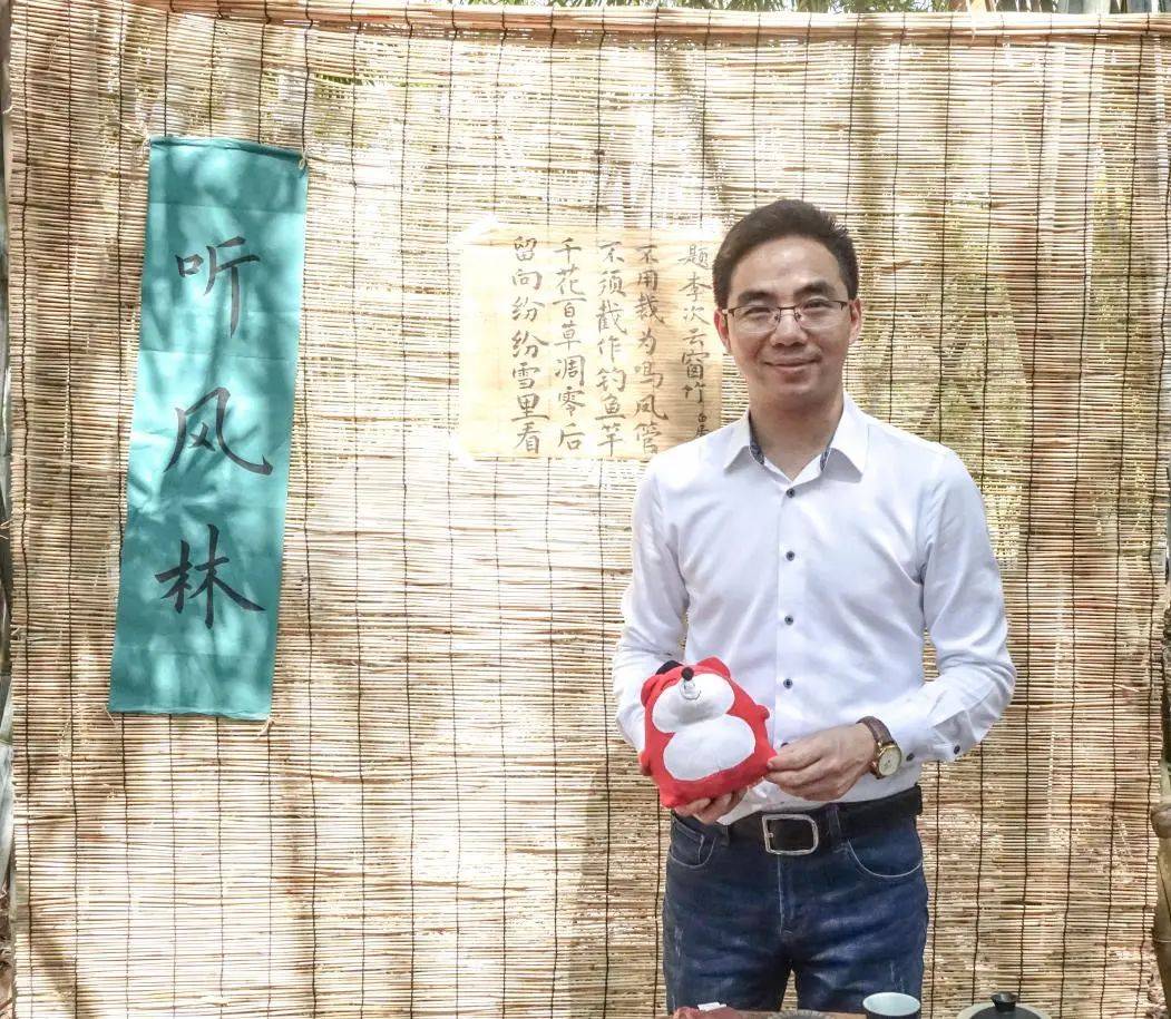 熊猫体育手机版下载定制家居资深司理人但咸熙加盟皇派门窗 分担欧哲门窗焦点生意