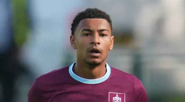 “英超第21轮焦点战：伯恩利主场迎战曼联弗