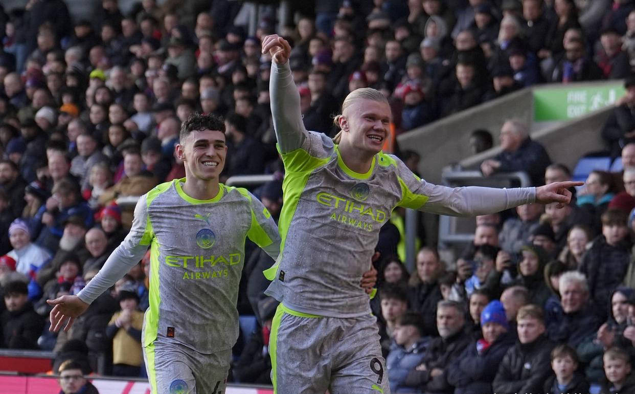 “英超战况激烈纷呈阿森纳稳居积分榜领先位置