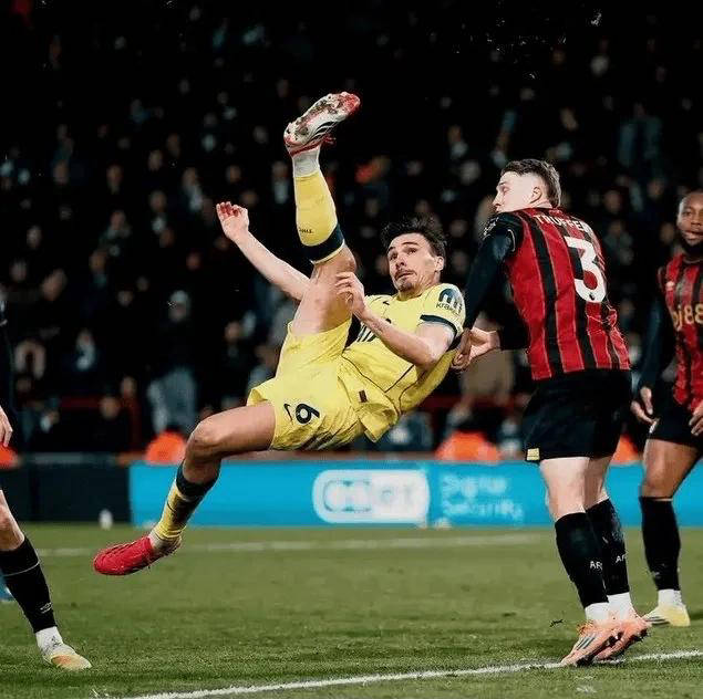 “29场5球3助！帕利尼亚表现抢眼却或被退