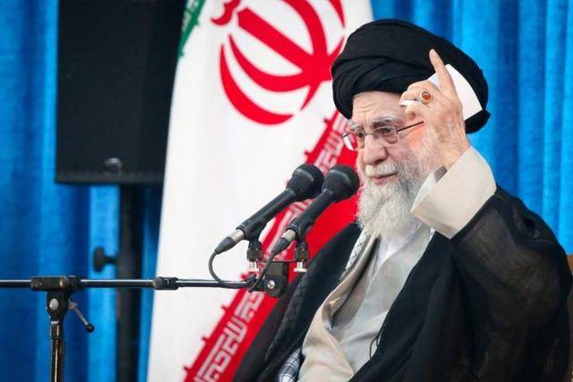 特朗普自封“委内瑞拉代总统”!还要袭击伊朗?中国亮剑不许生乱