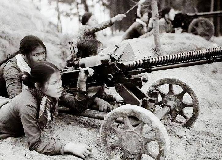 对越反击战中，我军攻破越南女兵营地，所见场景让人心酸和愤怒