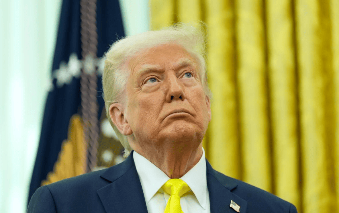 万斯投致命一票，大开战争阀门，特朗普剑指中国，走出一招险棋