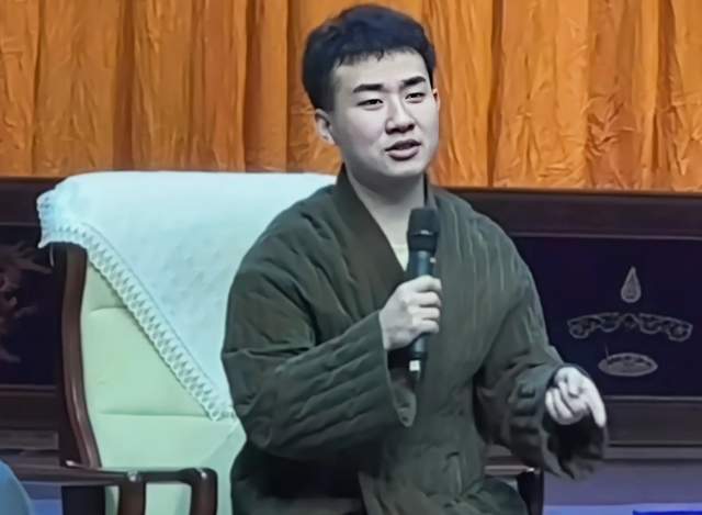 郭德纲正式升级做公公！“儿子”陶阳下个月大婚，儿媳模样俊俏