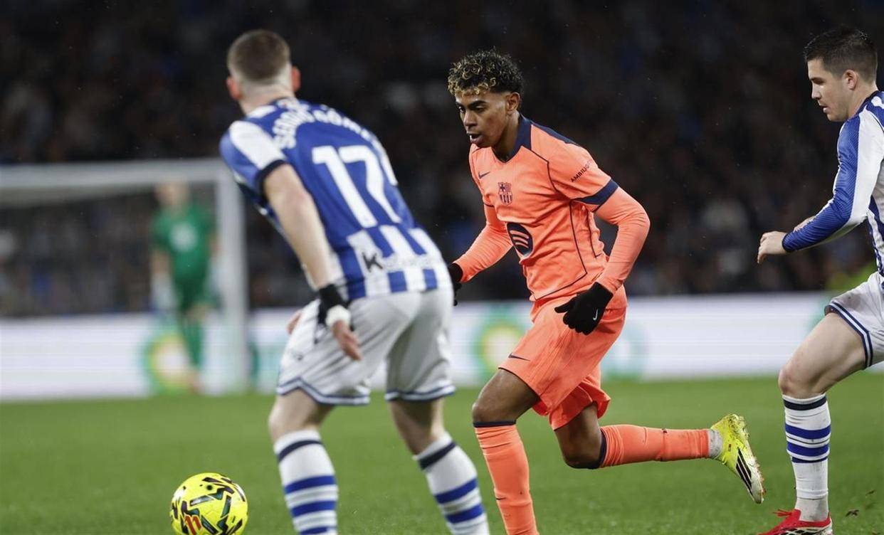 西班牙足球甲级联赛随着巴萨1-2马竞1-0皇马2-0西甲积分榜产生巴萨1分领跑