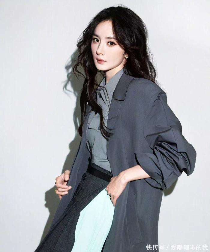 杨幂上海活动格雷系穿搭封神 生图艳压穿Prada的女王气场拉