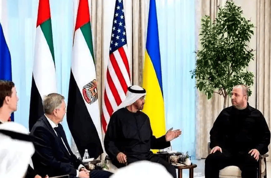 375架无人机夜袭基辅！9枚超音速导弹被拦截：谈判桌上的炮火从未停歇