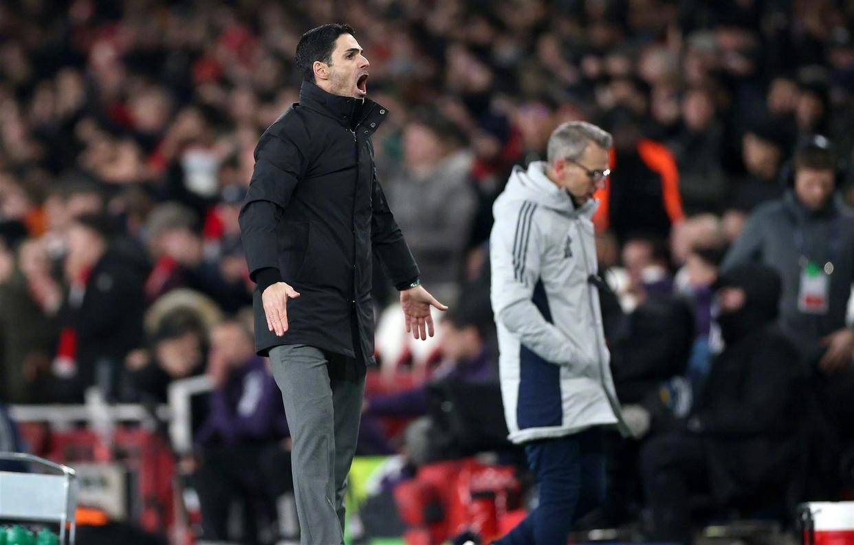 英格兰足球超级联赛英超凌晨巅峰对决！一场3-2曼联换帅如换刀：客场将阿森纳击败