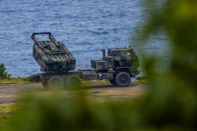 美国人进驻台岛？赖清德果断下令调整部署，解放军1招可断其后路