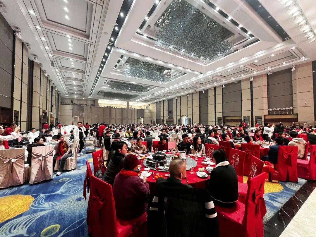 铝派全铝家居年度盛典：2025逆势破3亿大关 2026政协企