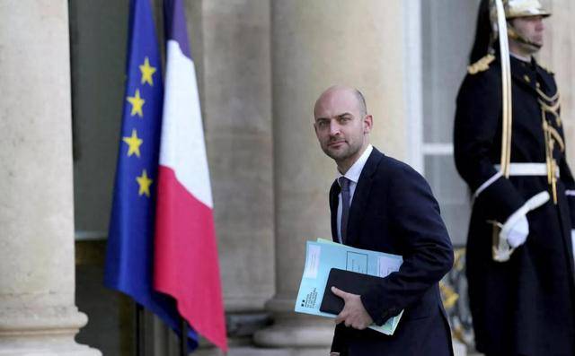 泽连斯基成功激怒盟友，西方宣布直接找俄罗斯单聊，乌克兰想拿钱就闭嘴