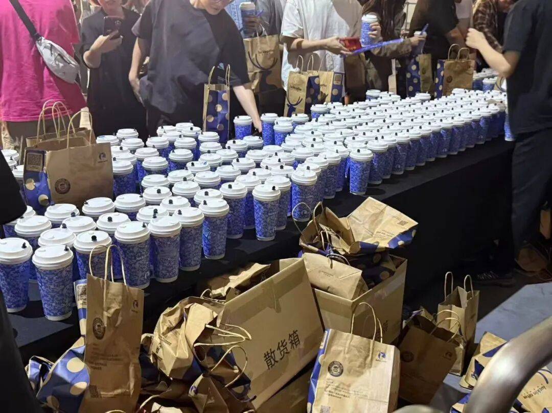 原创             因为一枚“假摄像头”，荣耀在海外惹上了大麻烦