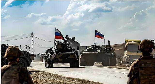 泽连斯基下令，每月消灭5万俄军，话音刚落，俄43架轰炸机集结？