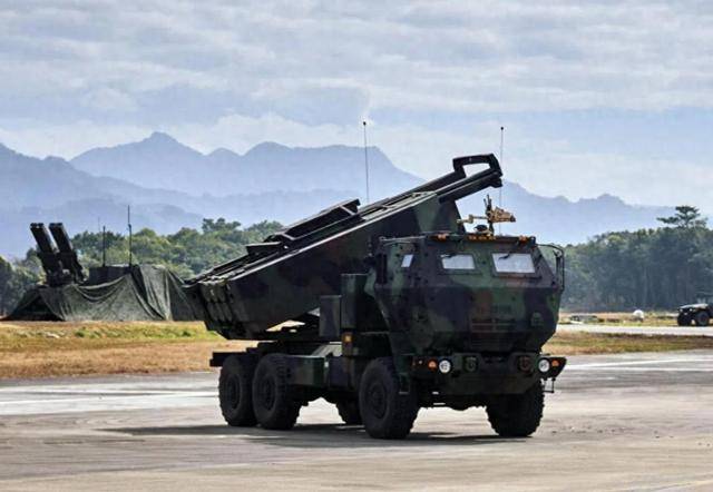 央视实拍对台一线：解放军随时发射导弹，只为早一天看到祖国统一