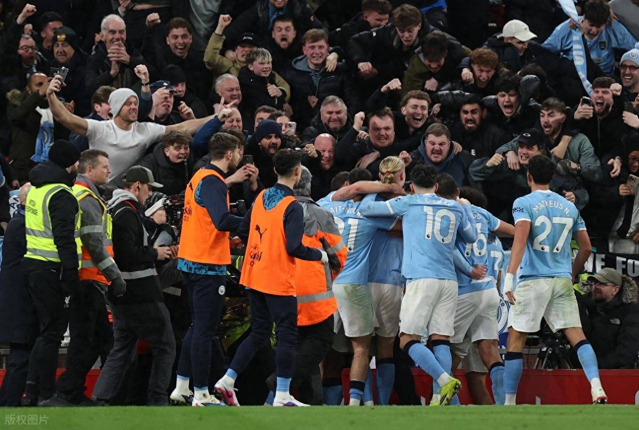 英格兰足球超级联赛太激烈了！曼城2-1绝