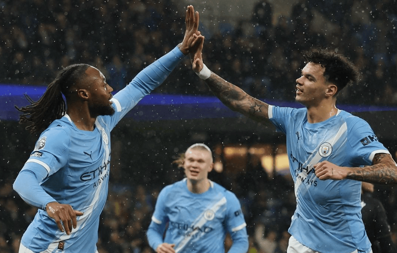 英超最新积分战报：曼城紧追阿森纳英格兰足球超级联赛利物浦险胜维拉惊险绝杀