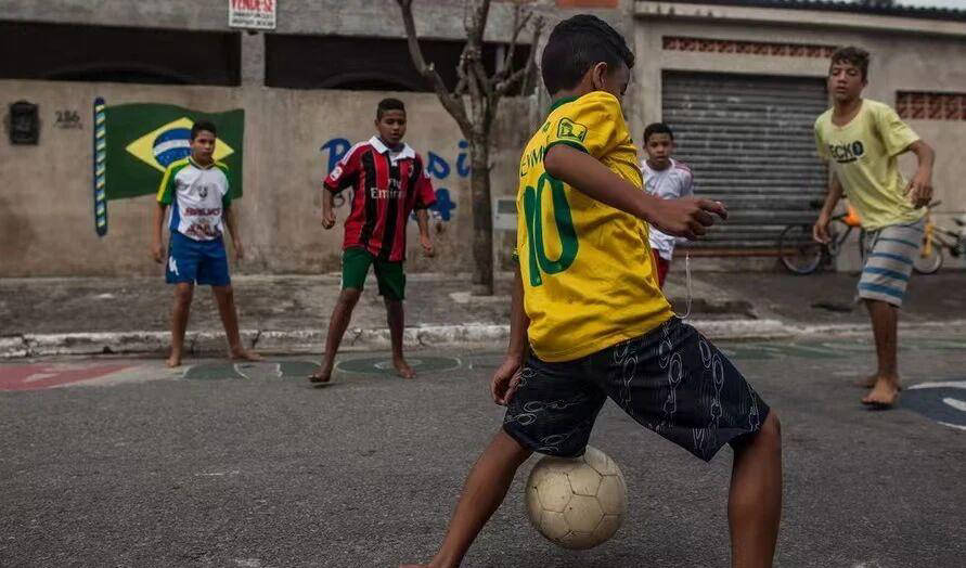 连续失利冲击巴西荣耀安世界杯-足球赛事比分体育网切洛蒂执教面临严峻考验