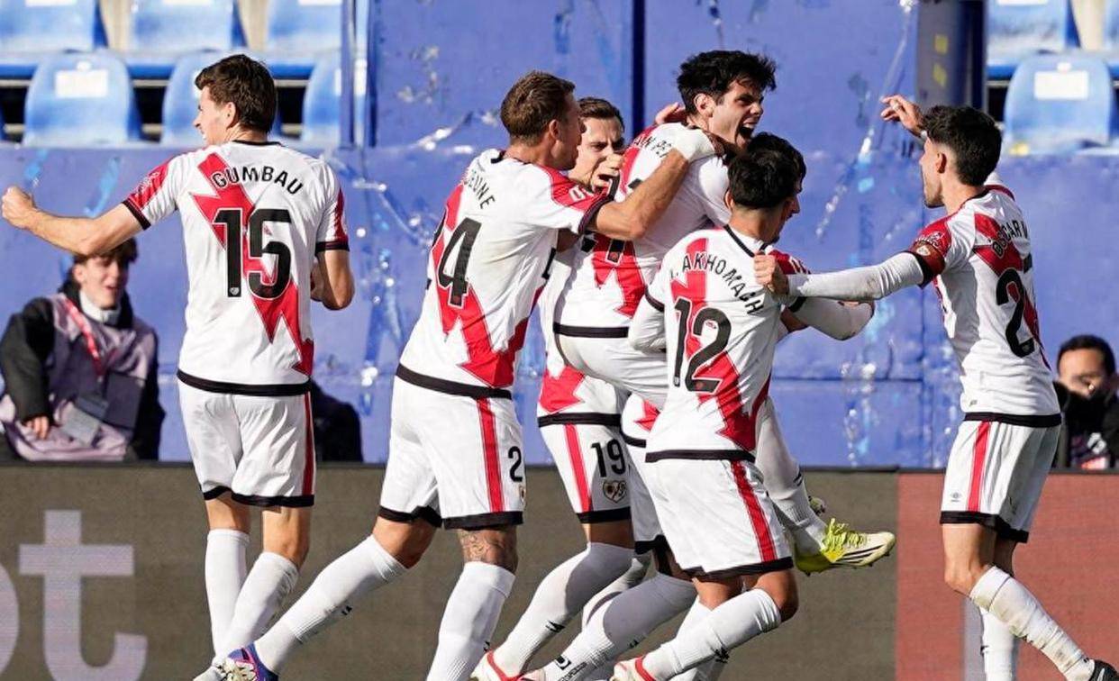 西班牙足球甲级联赛西甲最新积分战绩：马竞爆冷惨败毕巴逆袭贝蒂斯2：1险胜