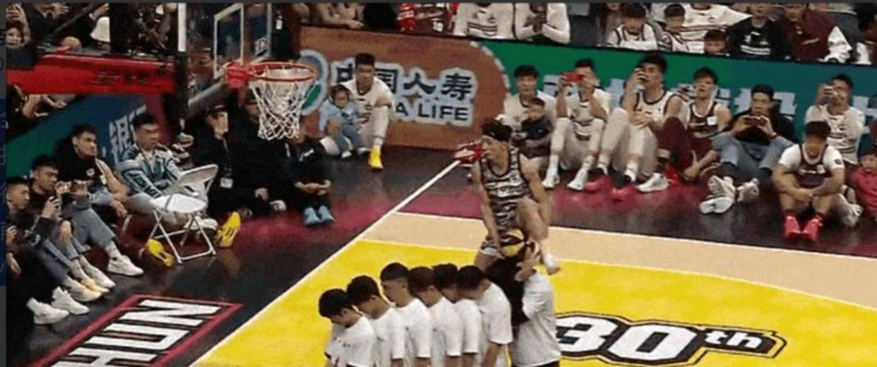 浙江扣篮王陈登星40岁身高176CM美国扣篮大赛满分夺冠赢大