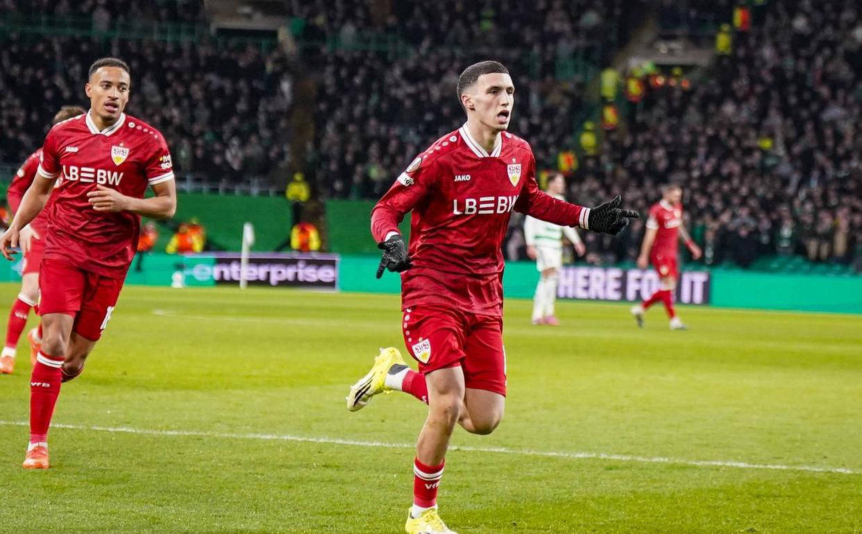 德甲劲旅斯图加特叫扬叔 - 全网最会整活的苏超球迷  足球圈热梗收割机4-1大胜欧冠前冠军凯尔特人欧联附加赛首回合夺先机