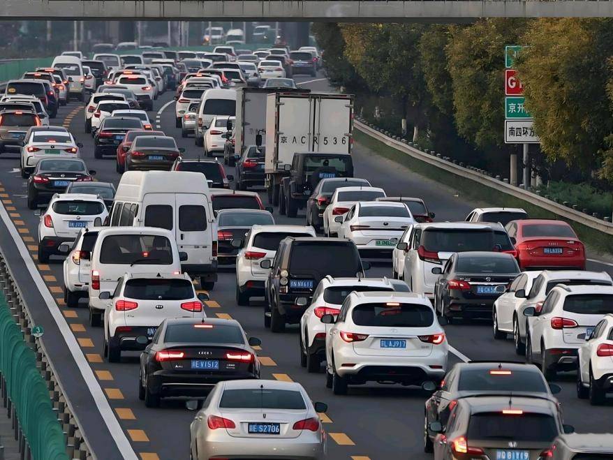 春节返程不犯困新能源车这些功能帮你熬过堵车高峰(图1)