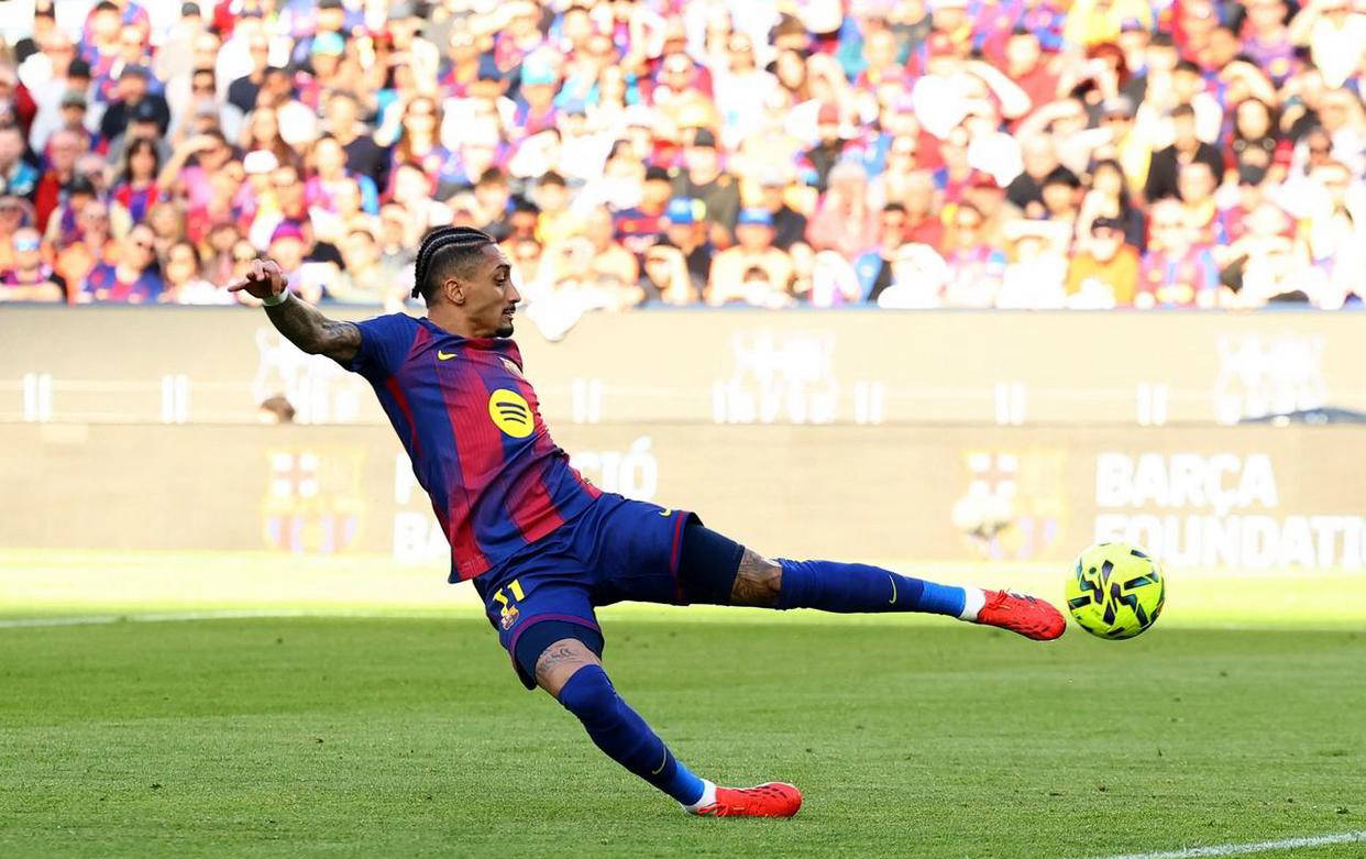 西班牙足球甲级联赛西甲最新积分榜揭晓：巴萨逆转登顶皇马跌出榜首位置