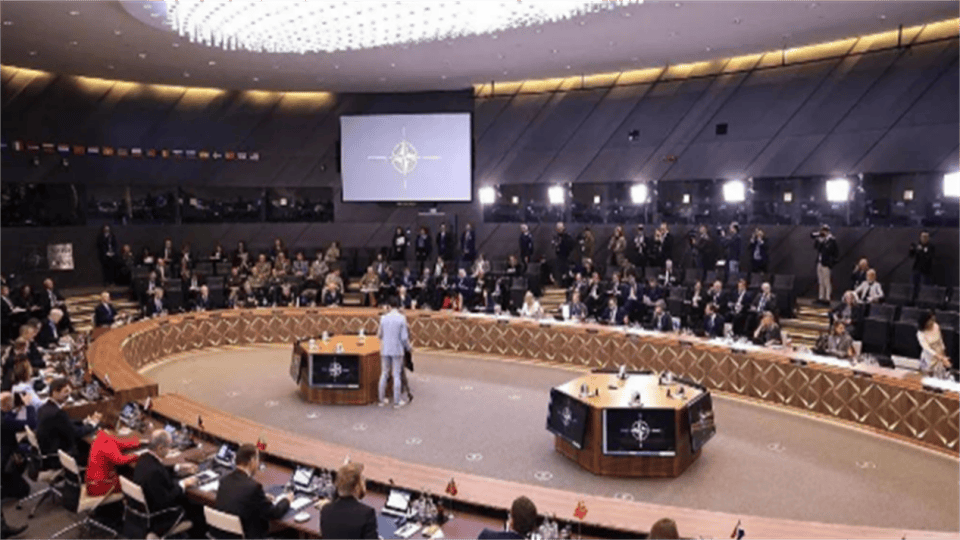 美官员:若打伊朗将消耗大量弹药,从而给中国创造武统机会