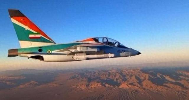 不是战斗机也敢亮剑！伊朗空军雅克-130升空对冲F-35I，宁愿被击落也不做懦夫