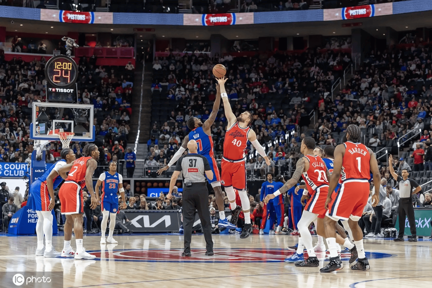 快船离开哈登换了个活法 小卡伤退又生全新变数？